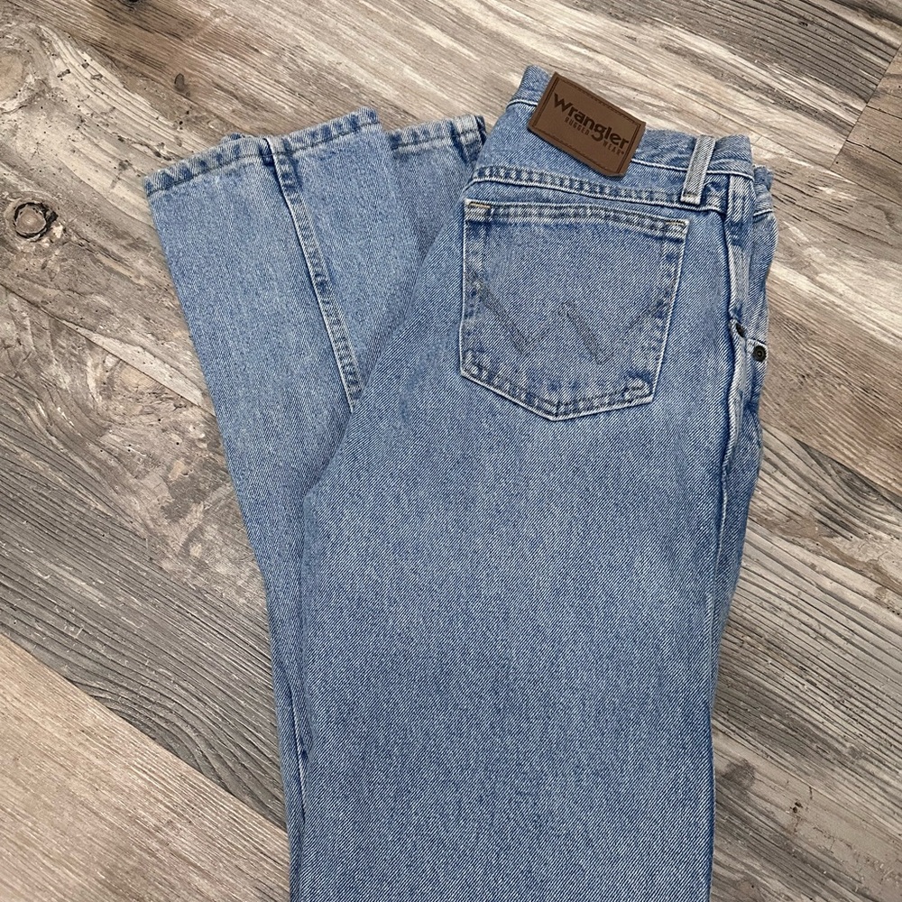 Wrangler Men's Classic Blue Straight Jeans